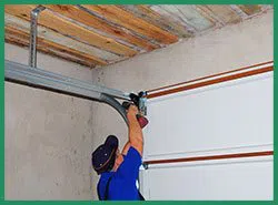 Quality Garage Door Service Longmont, CO 303-305-0163 - sprin-sid-gr-22m